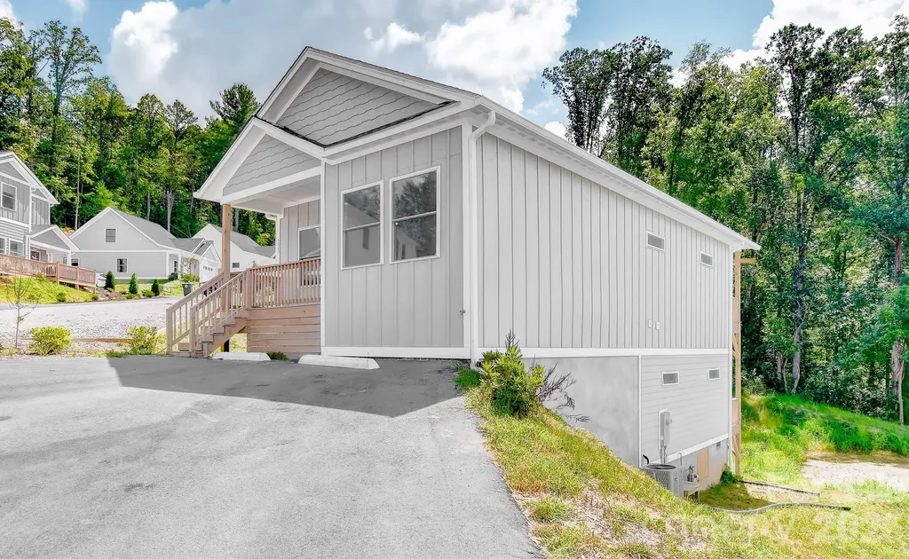 127 Northbend Drive Asheville NC 28804