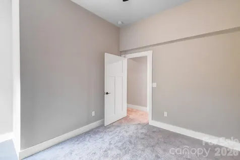 127 Northbend Drive Asheville NC 28804