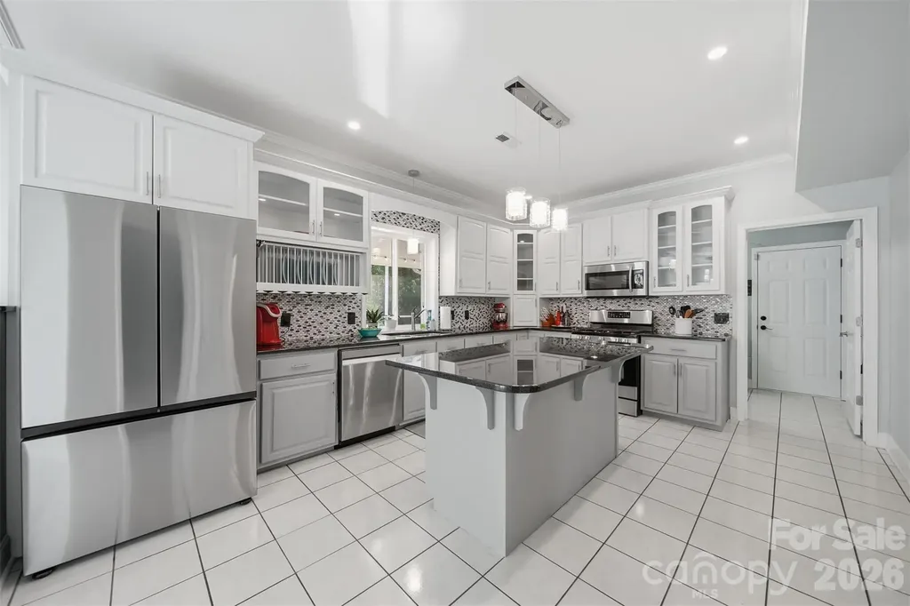 1360 Sweetbriar Lane Hickory NC 28602