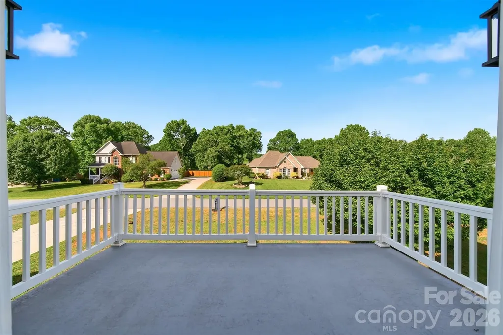 1360 Sweetbriar Lane Hickory NC 28602
