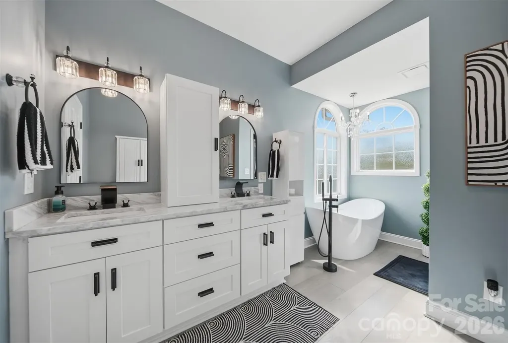 1360 Sweetbriar Lane Hickory NC 28602