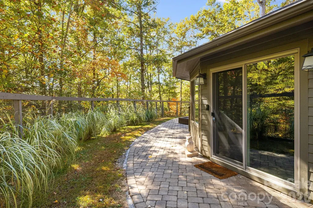16 Caddis Court Marshall NC 28753