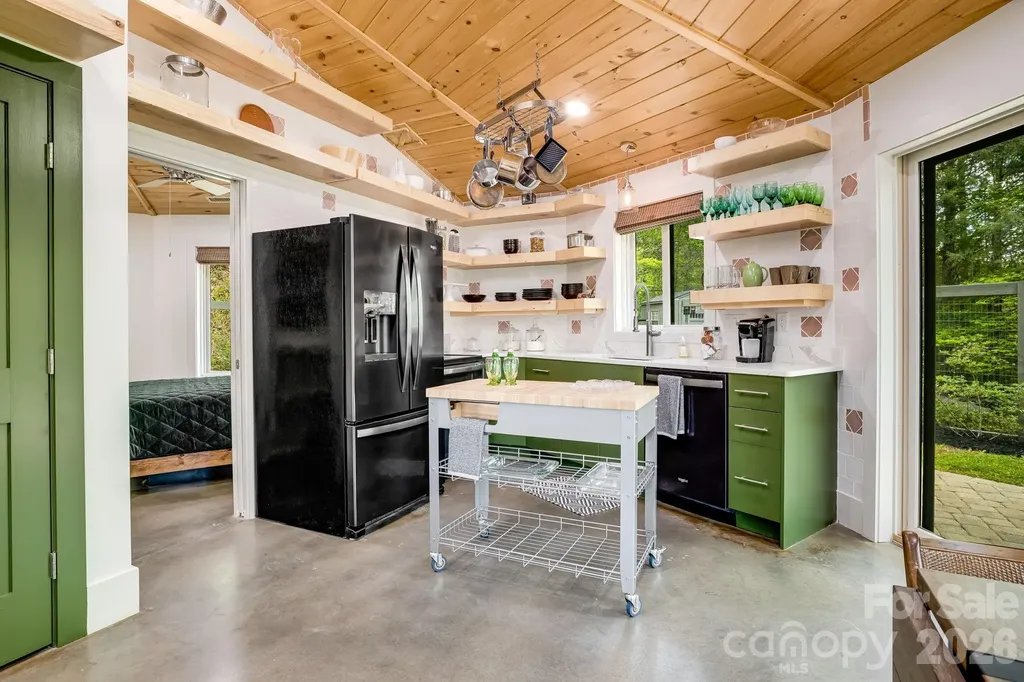 16 Caddis Court Marshall NC 28753