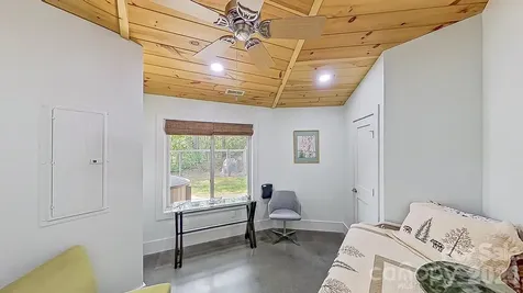 16 Caddis Court Marshall NC 28753