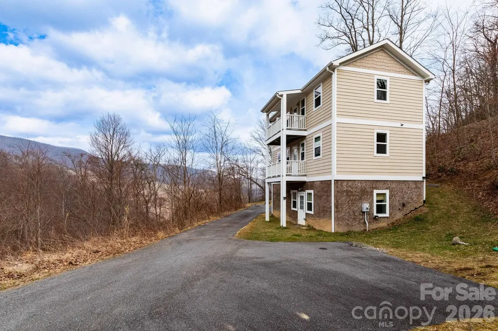 14 Lila Lane Clyde NC 28721