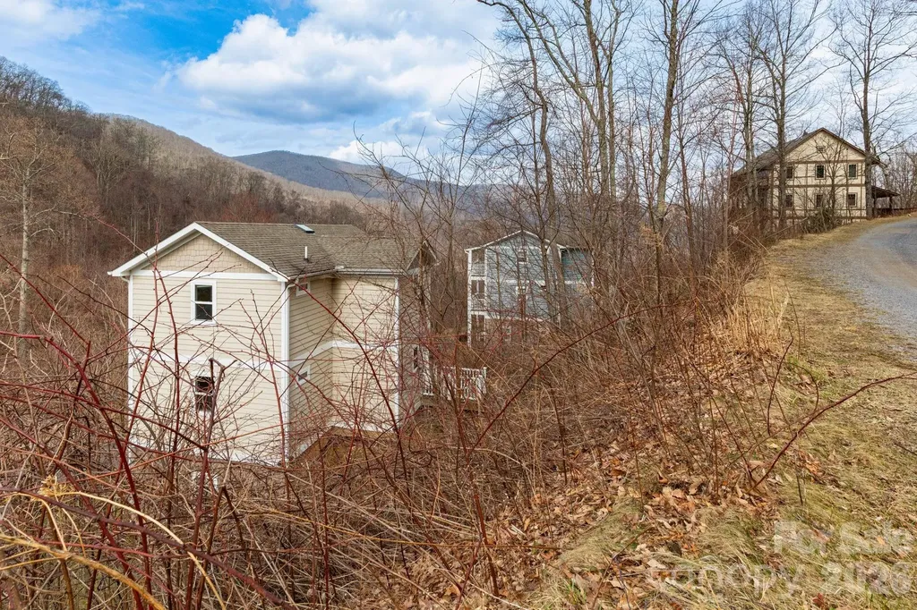 14 Lila Lane Clyde NC 28721