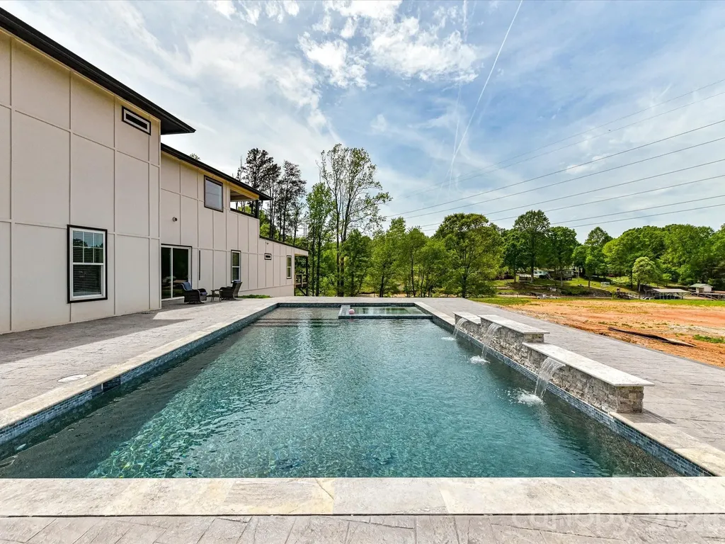 4987 Wildlife Lane Sherrills Ford NC 28673