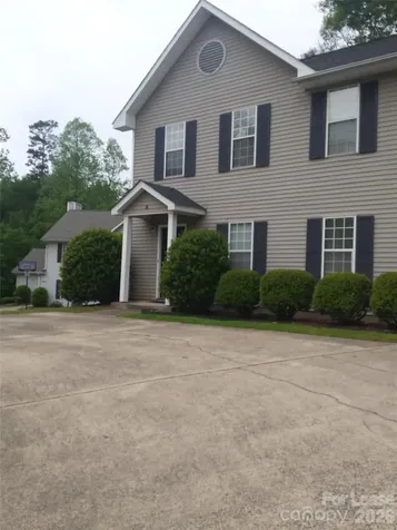 802 Selwyn Oaks Court Charlotte NC 28209
