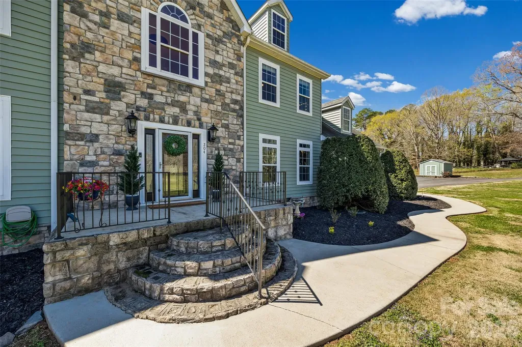 204 Moore Drive Gastonia NC 28056