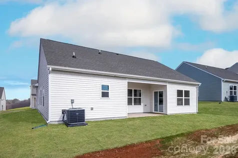 3446 Robindale Drive Winston Salem NC 27107