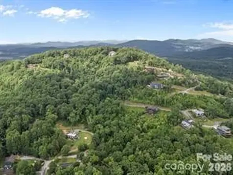 W12 Curtain Bluff Hendersonville NC 28791