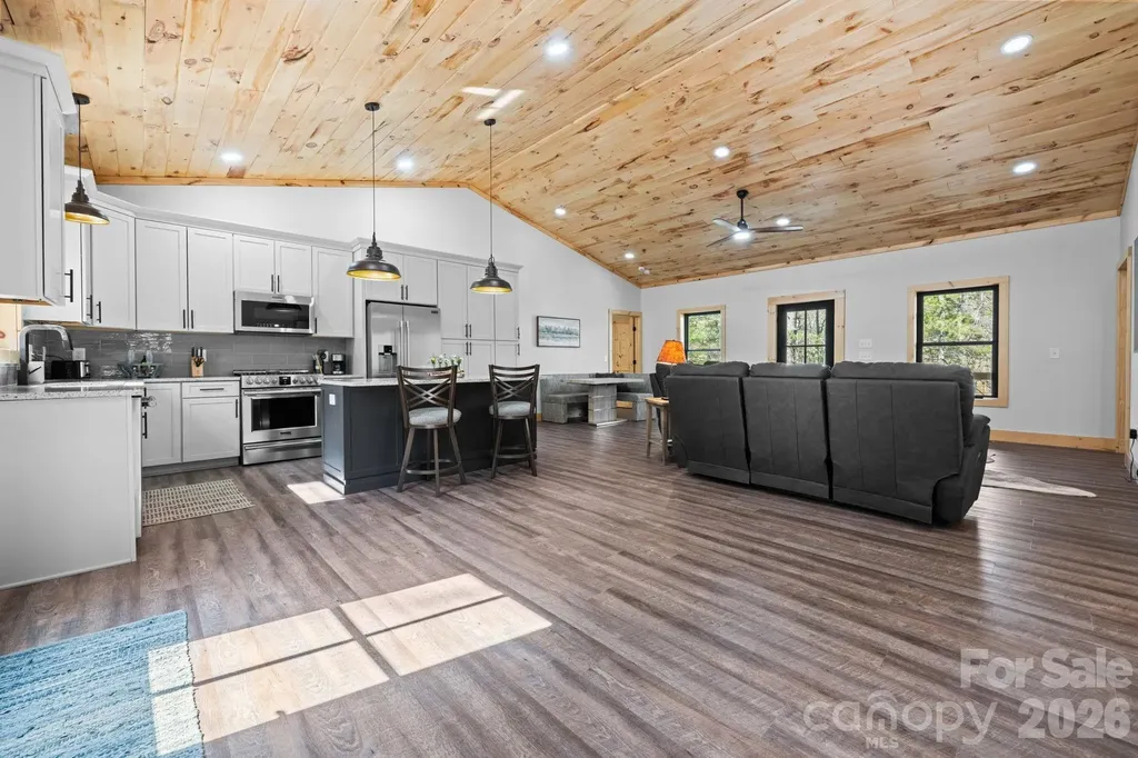 162 Shady Oak Lane West Jefferson NC 28694