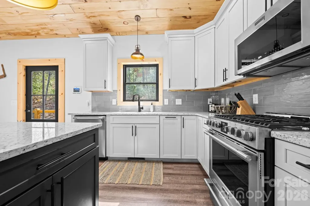 162 Shady Oak Lane West Jefferson NC 28694