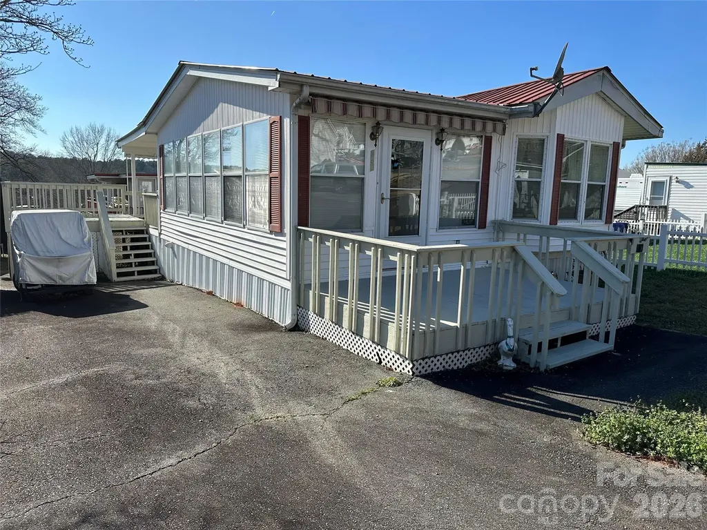 182 Marina Drive New London NC 28127