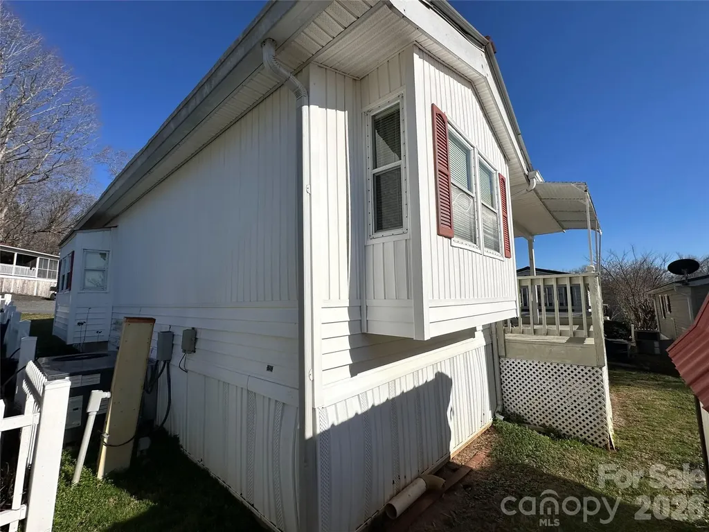 182 Marina Drive New London NC 28127