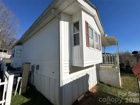 182 Marina Drive New London NC 28127