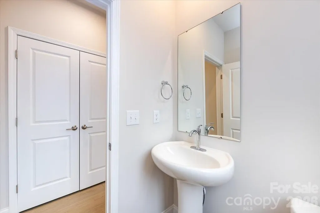 8030 Cedarsmith Court Charlotte NC 28217