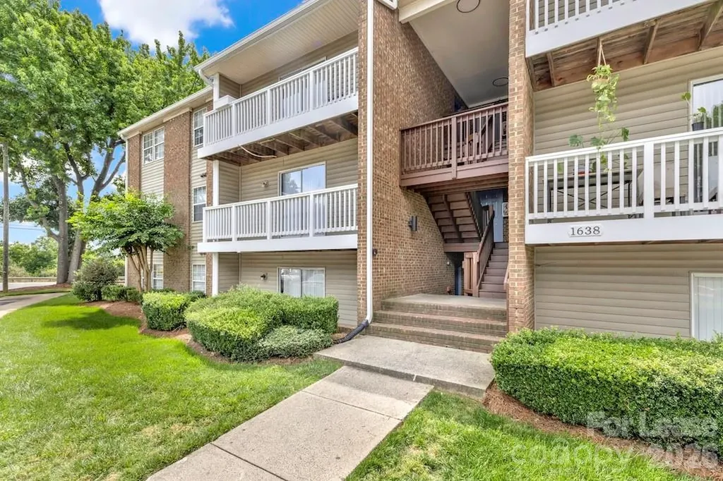 1638 Arlyn Circle Charlotte NC 28213