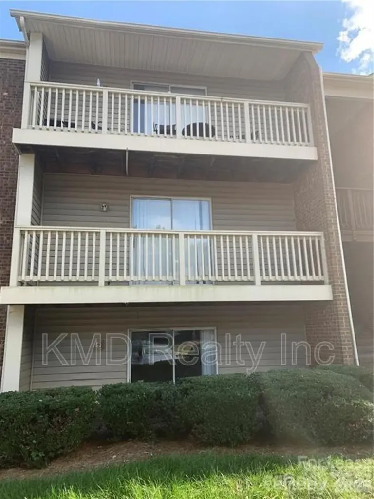 1638 Arlyn Circle Charlotte NC 28213