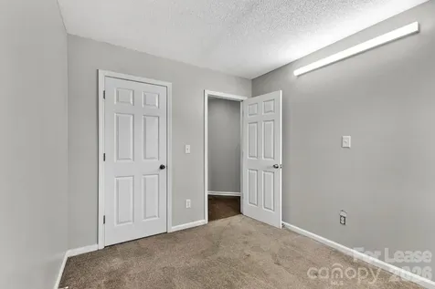 1638 Arlyn Circle Charlotte NC 28213