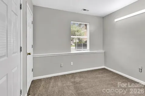 1638 Arlyn Circle Charlotte NC 28213