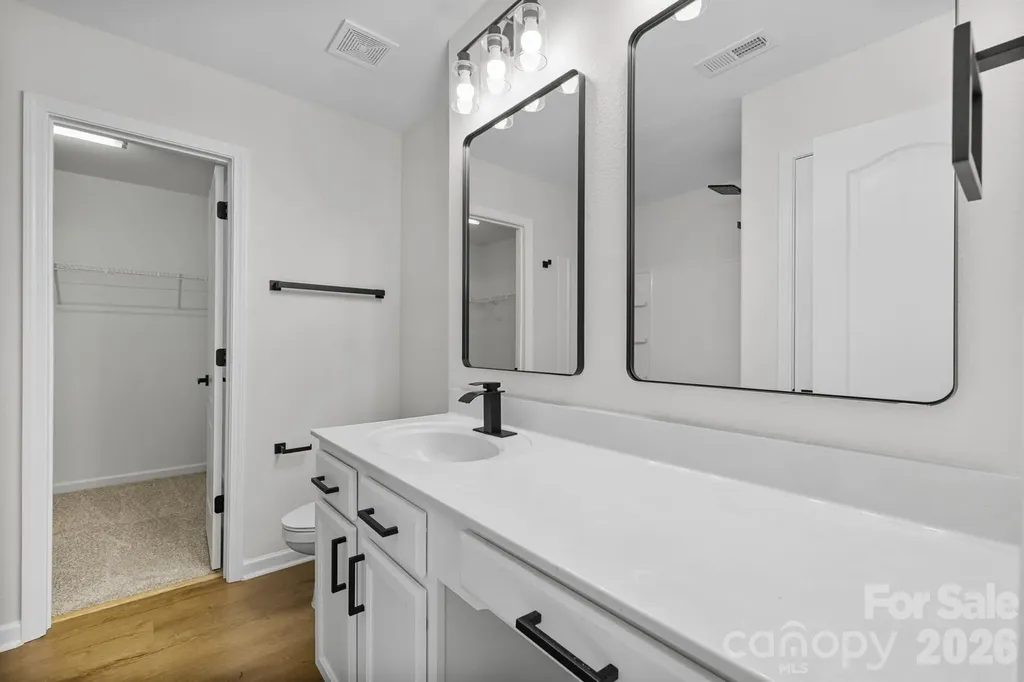 8203 Paw Valley Lane Charlotte NC 28214