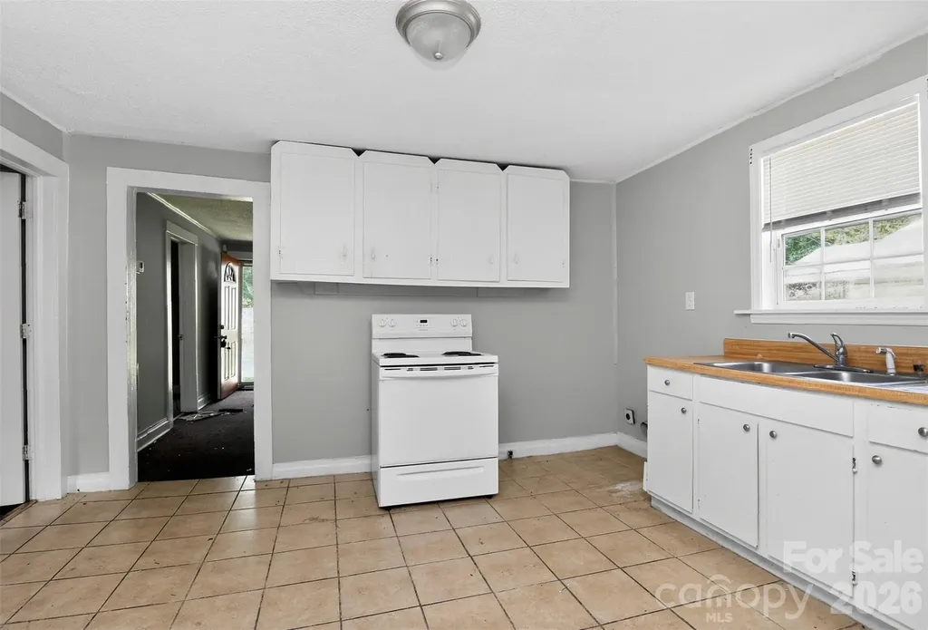 1102 W Davidson Avenue Gastonia NC 28052