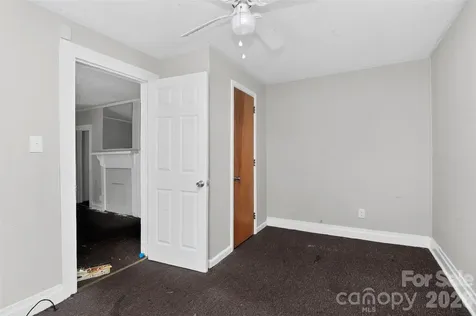 1102 W Davidson Avenue Gastonia NC 28052