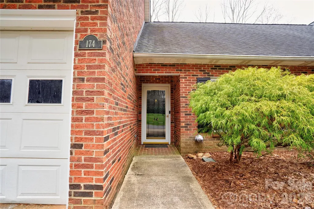 174 Columns Circle Shelby NC 28150