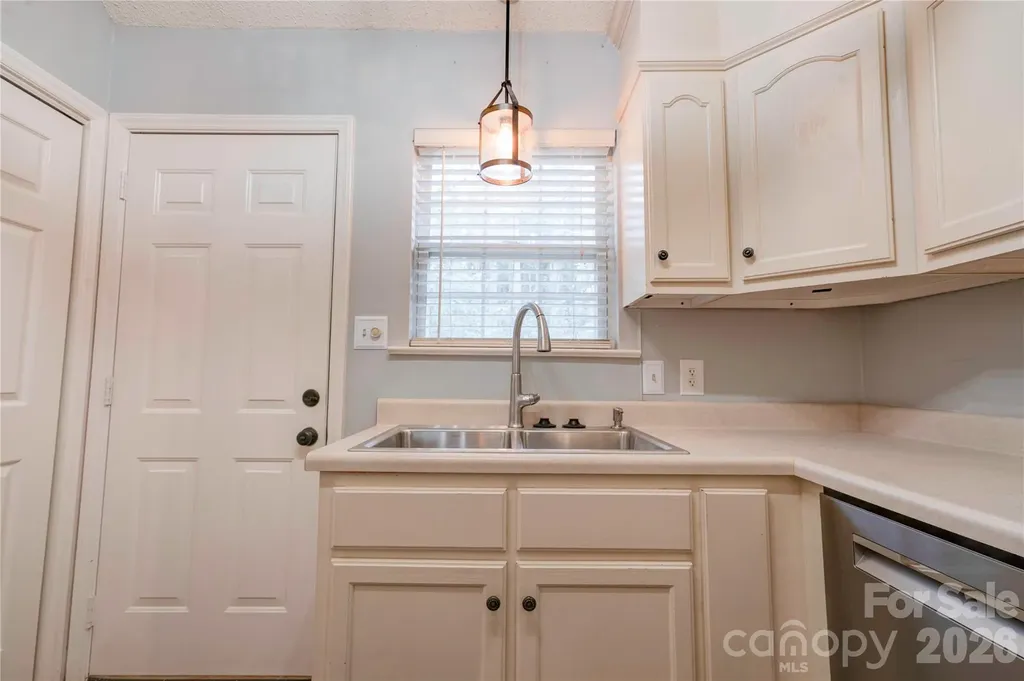174 Columns Circle Shelby NC 28150