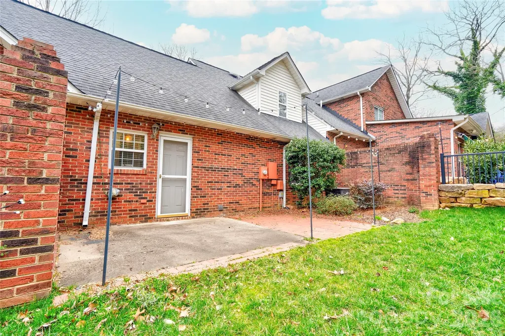 174 Columns Circle Shelby NC 28150