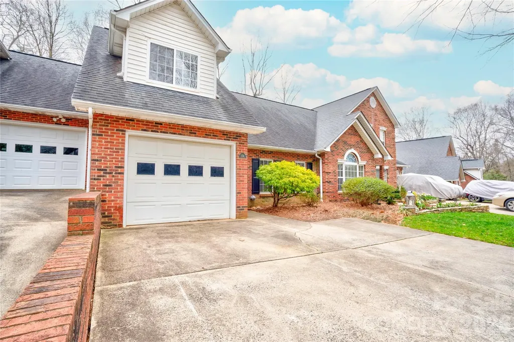 174 Columns Circle Shelby NC 28150
