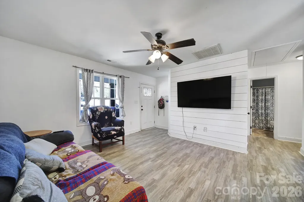 41 Saint Mary Avenue NW Concord NC 28025