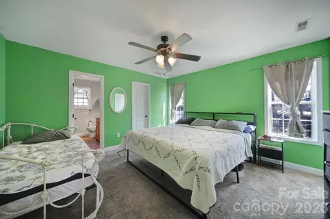 41 Saint Mary Avenue NW Concord NC 28025