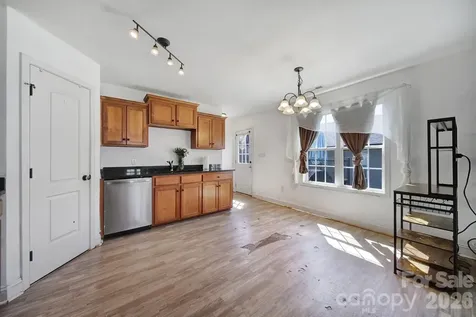 41 Saint Mary Avenue NW Concord NC 28025