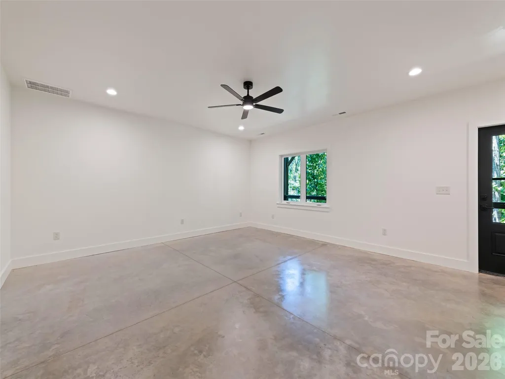 288 Ironwood Drive Clyde NC 28721