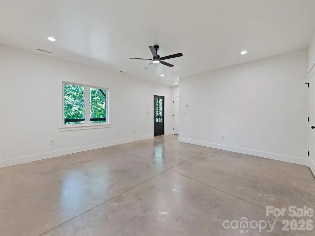 288 Ironwood Drive Clyde NC 28721