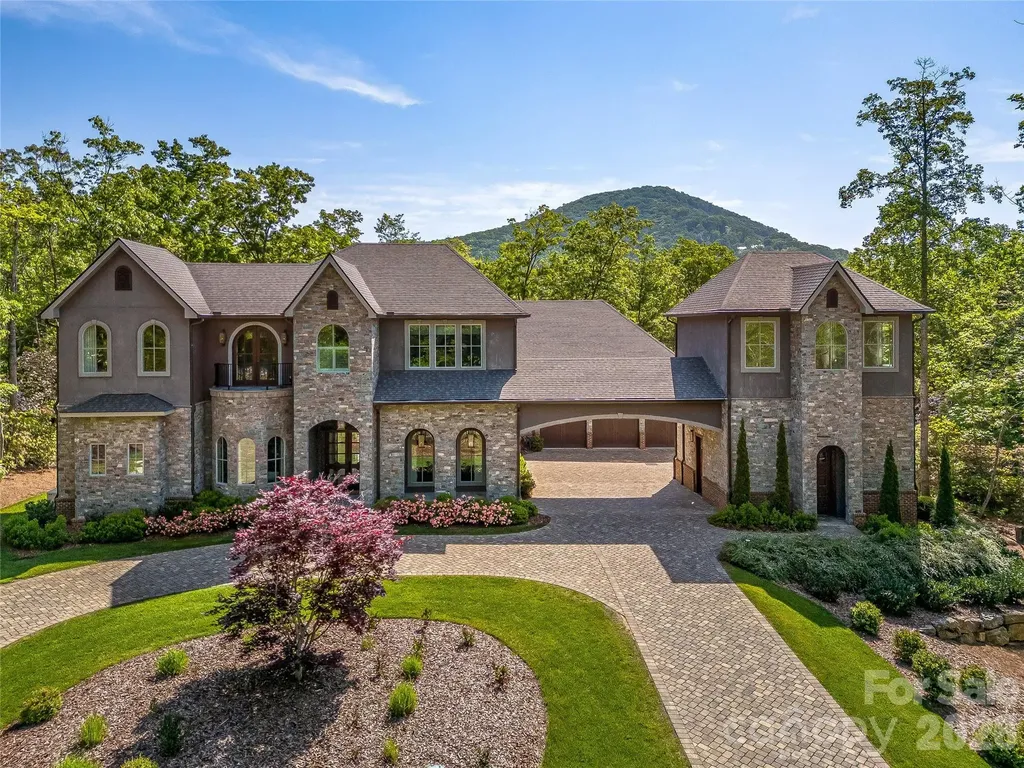 1905 White Tree Trail Arden NC 28704