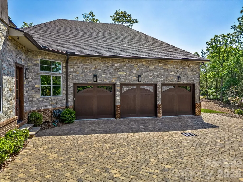 1905 White Tree Trail Arden NC 28704
