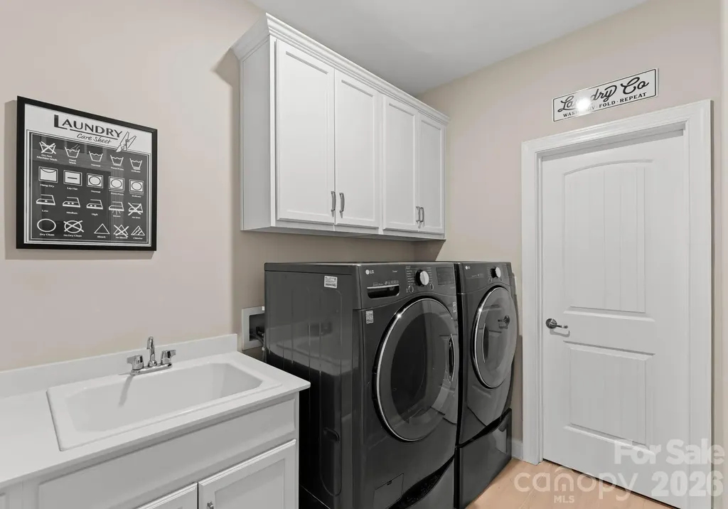 1053 Harlow's Crossing Drive Matthews NC 28104