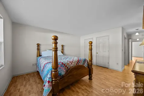 704 Carlyle Way Asheville NC 28803