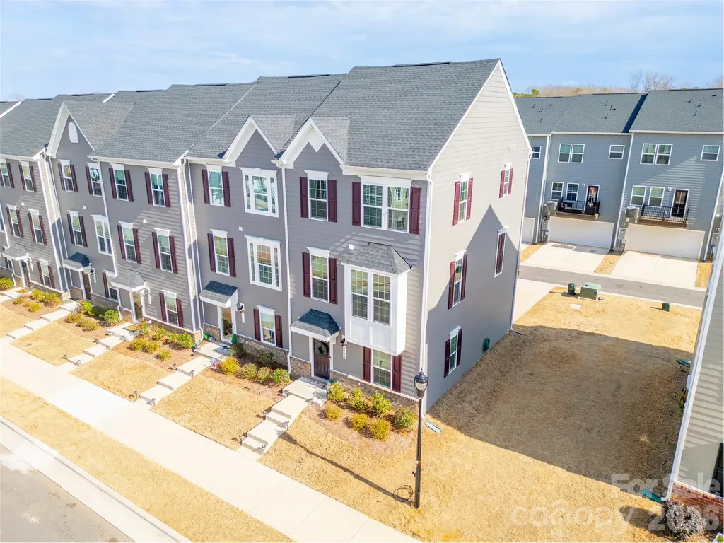 2102 Trout Lily Lane Matthews NC 28104
