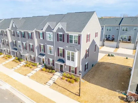2102 Trout Lily Lane Matthews NC 28104