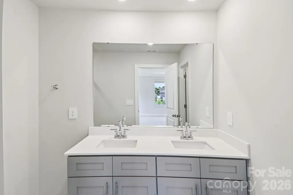 8216 Hidden Springs Trail Charlotte NC 28216
