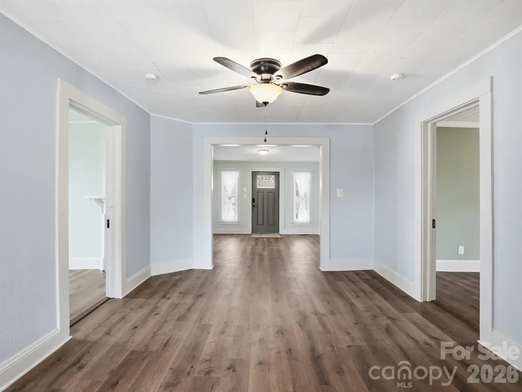 61 27th Street NW Hickory NC 28601