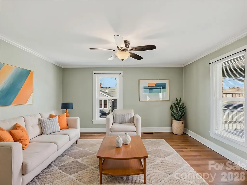 61 27th Street NW Hickory NC 28601