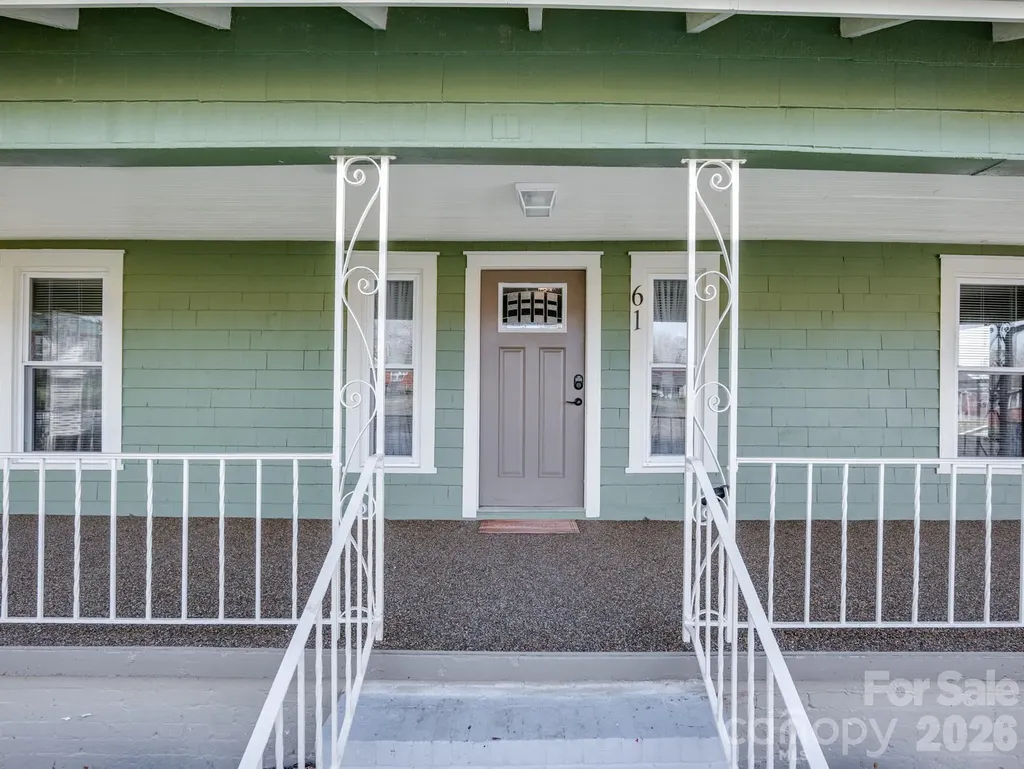 61 27th Street NW Hickory NC 28601