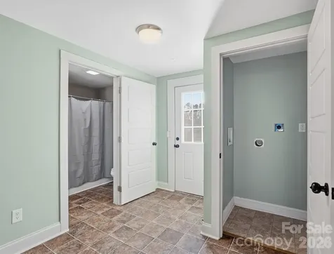 61 27th Street NW Hickory NC 28601