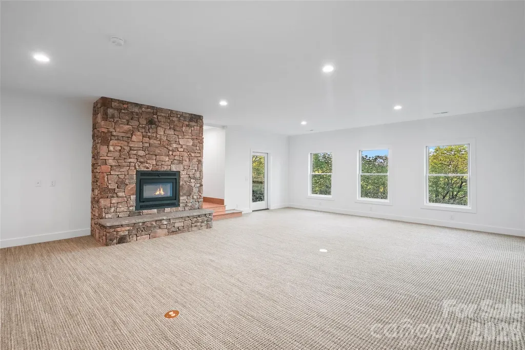 3434 Old Jonas Ridge Road Newland NC 28657