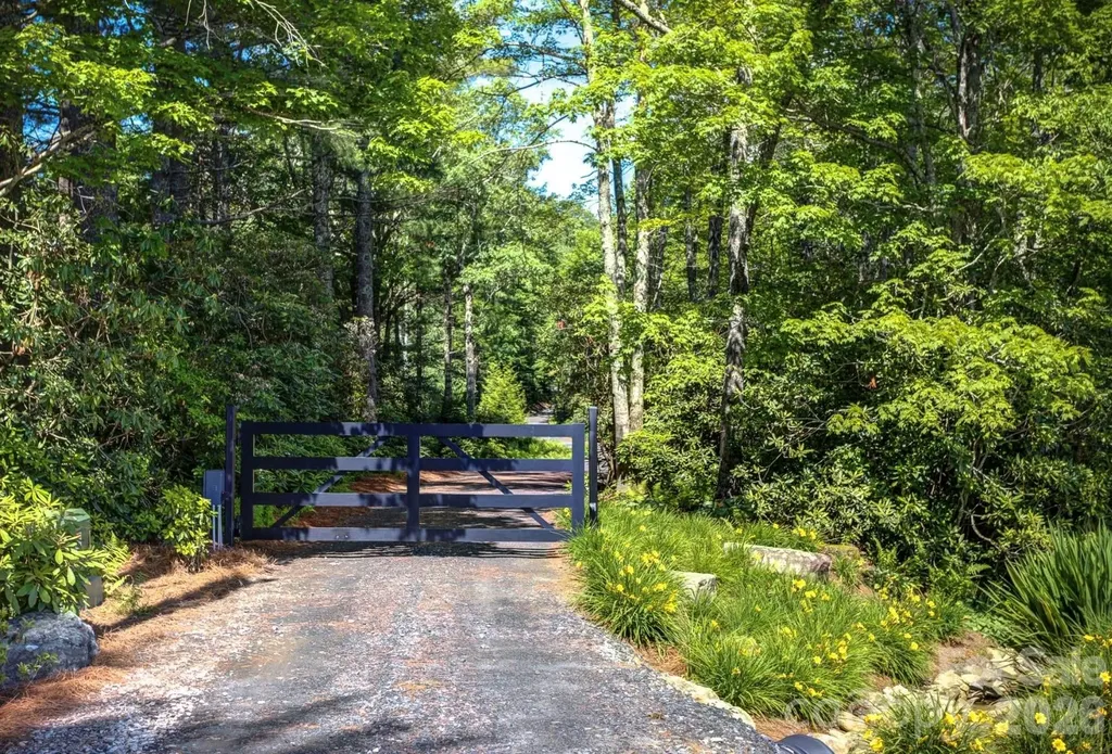 3434 Old Jonas Ridge Road Newland NC 28657